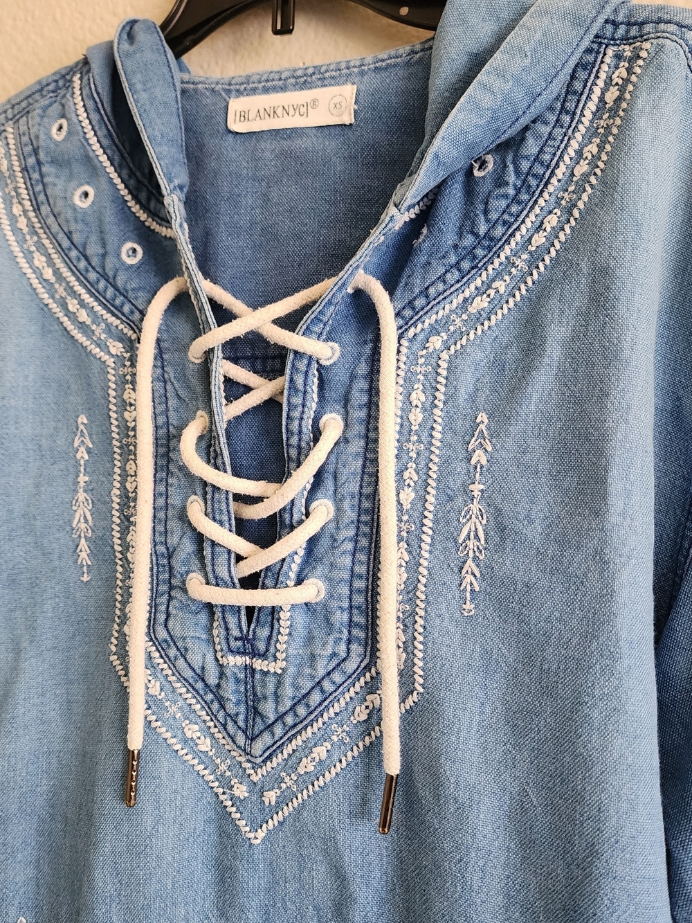 BLANKNYC Embroidered Denim Hooded Lace Up Boho Anorak Pullover Jacket XS - Picture 2 of 13